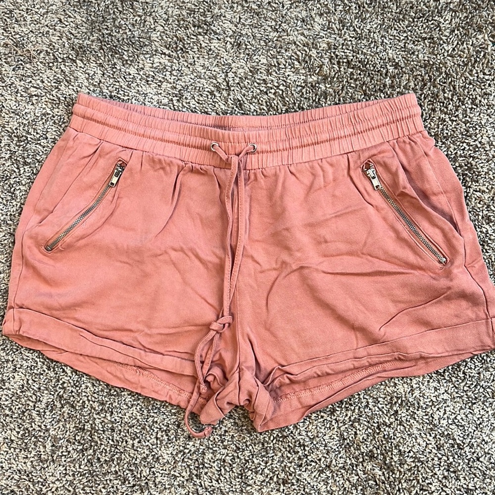Forever 21 nude soft material shorts Size M Blush color - Picture 1 of 4